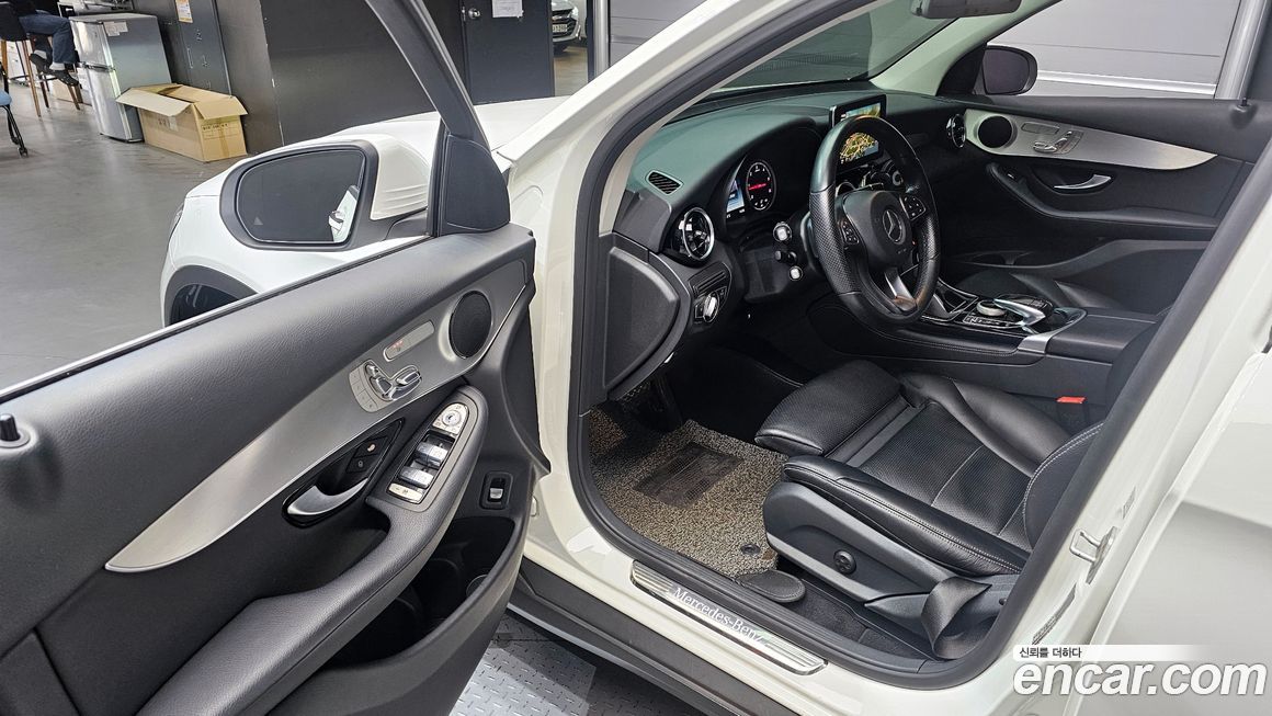 Mercedes-Benz GLC-Class 2016