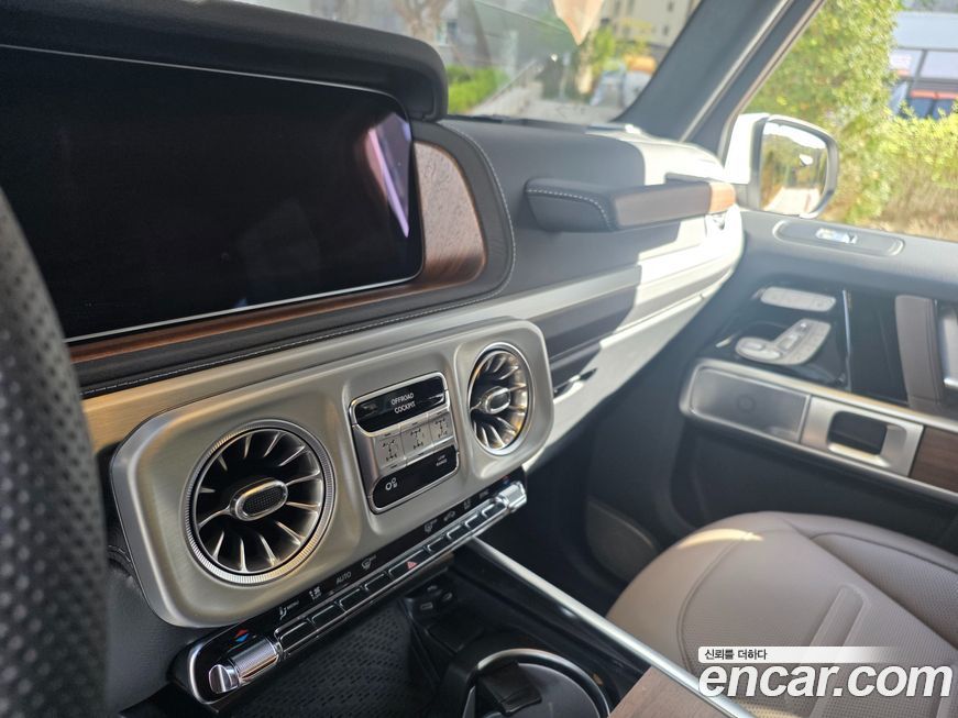 Mercedes-Benz G-Class 2025