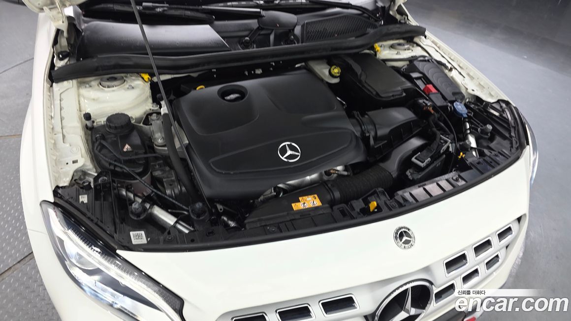 Mercedes-Benz GLA-Class 2019