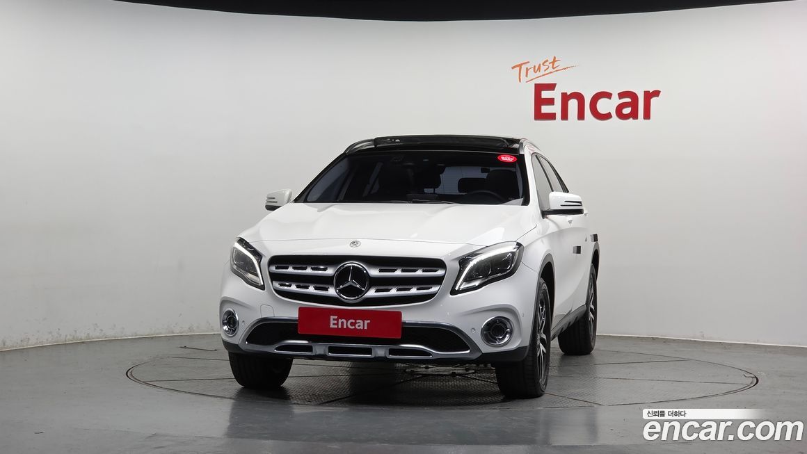 Mercedes-Benz GLA-Class 2019