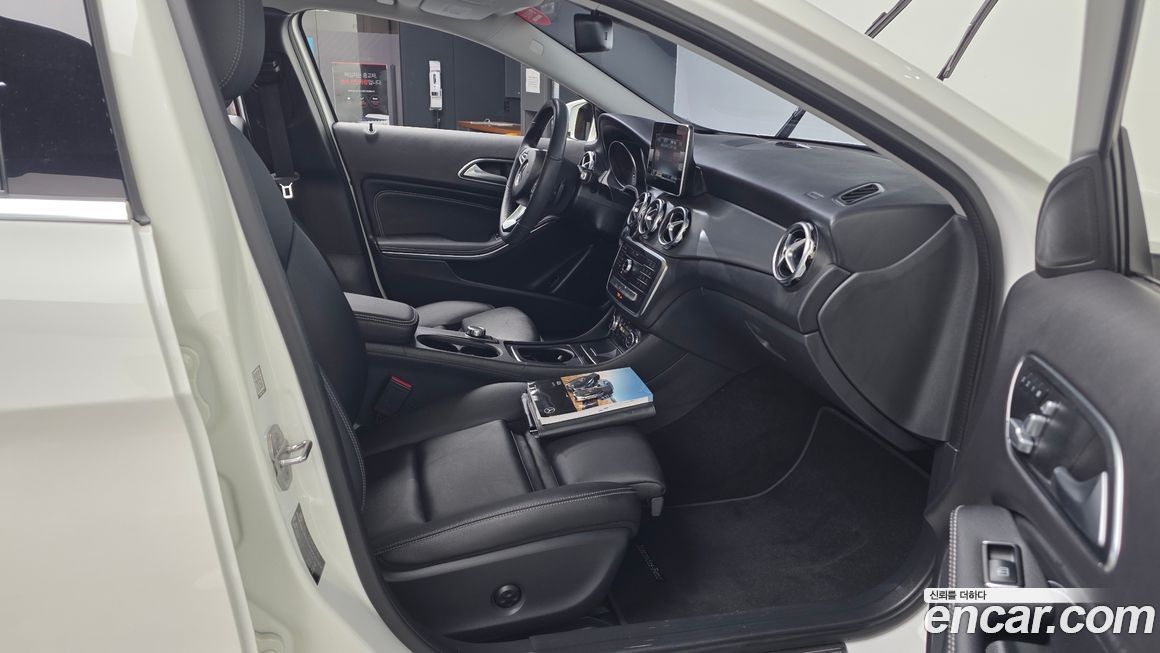 Mercedes-Benz GLA-Class 2019