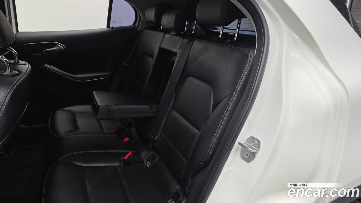 Mercedes-Benz GLA-Class 2019