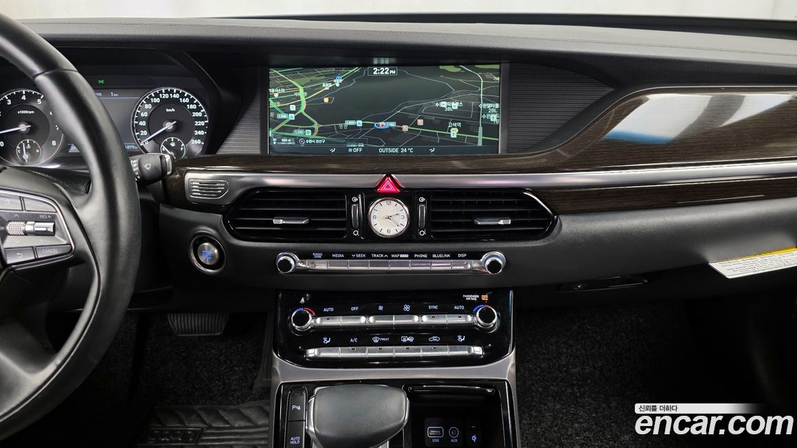 Genesis EQ900 2017