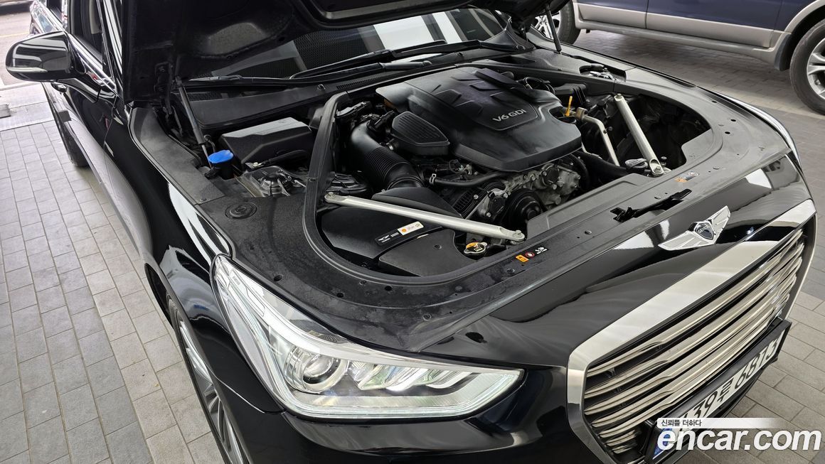 Genesis EQ900 2017
