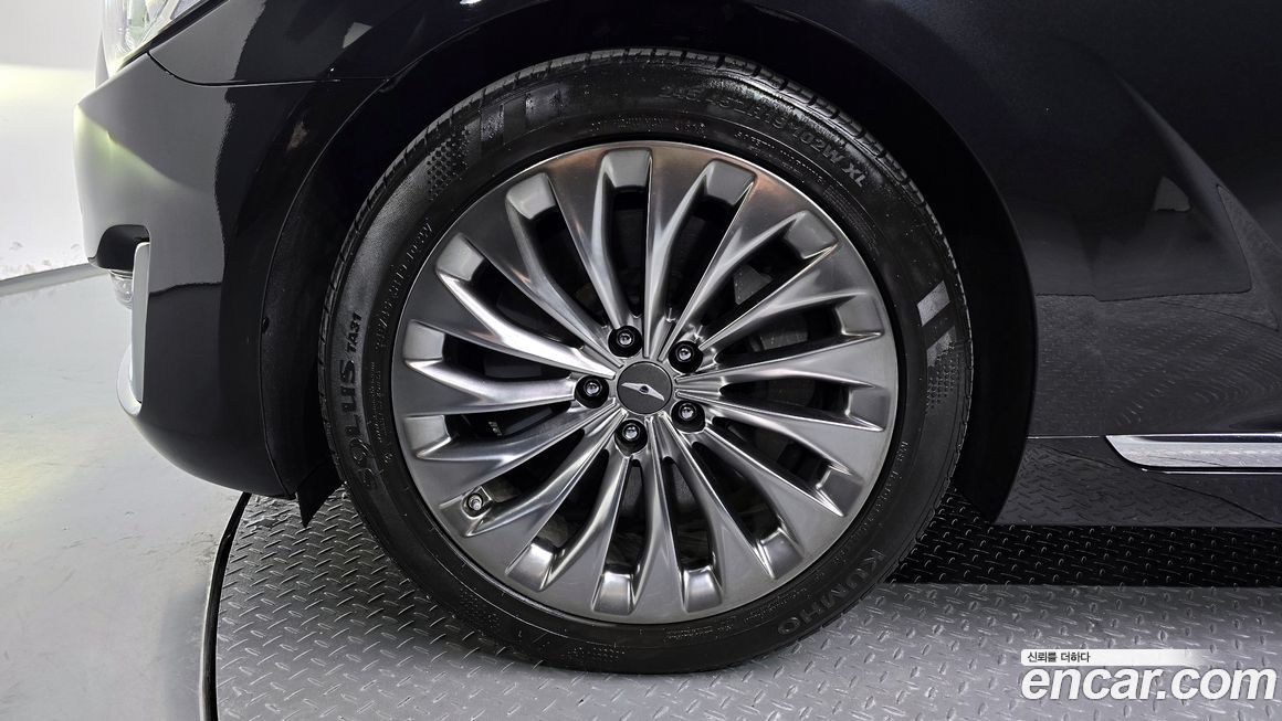 Genesis EQ900 2018