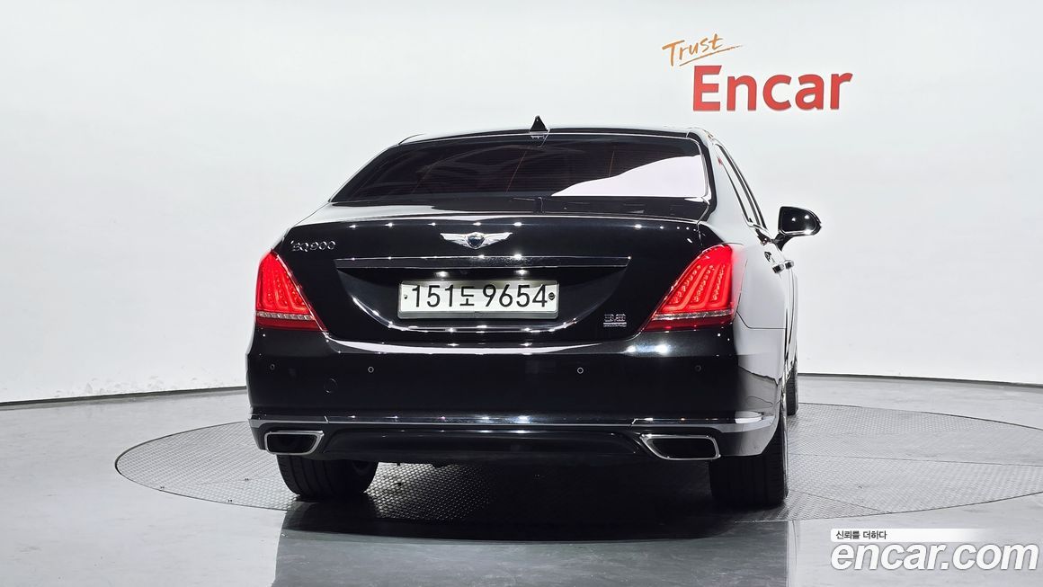 Genesis EQ900 2018