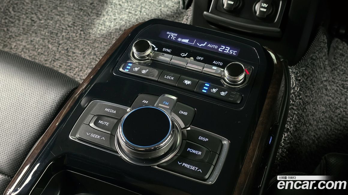 Genesis EQ900 2018