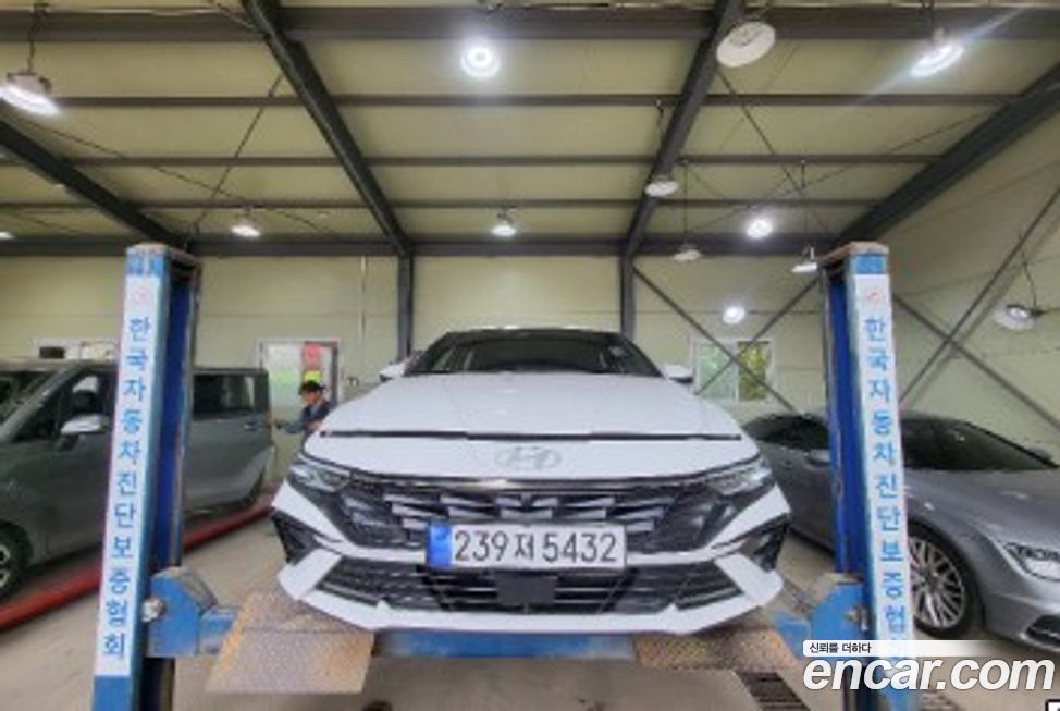 Hyundai AVANTE 2024