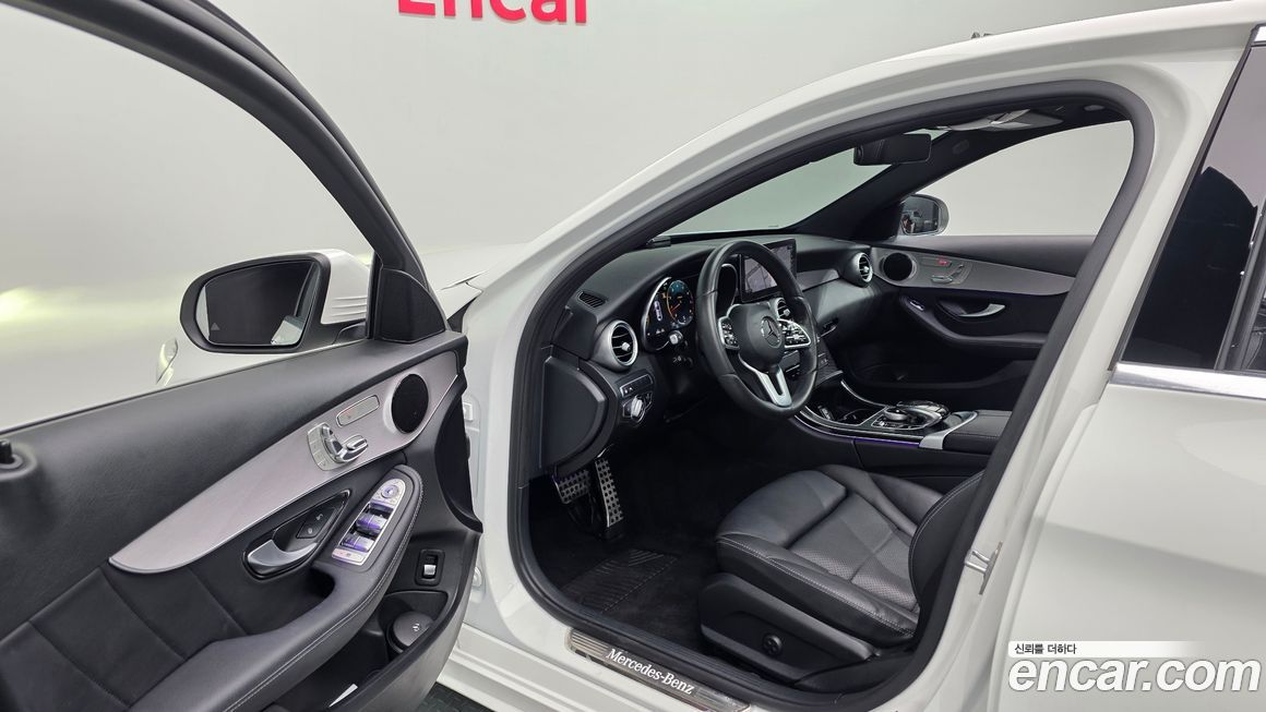 Mercedes-Benz C-Class 2021