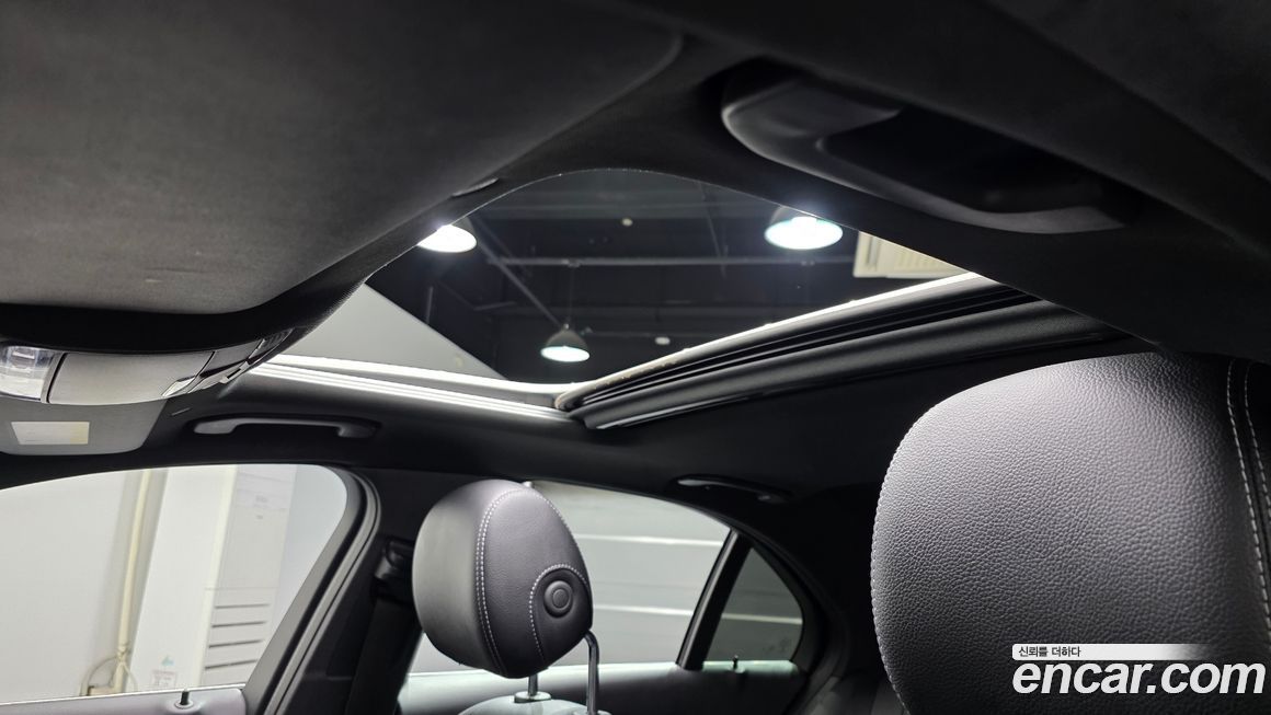 Mercedes-Benz C-Class 2021