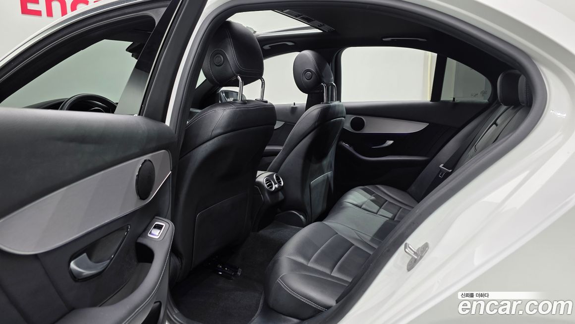 Mercedes-Benz C-Class 2021