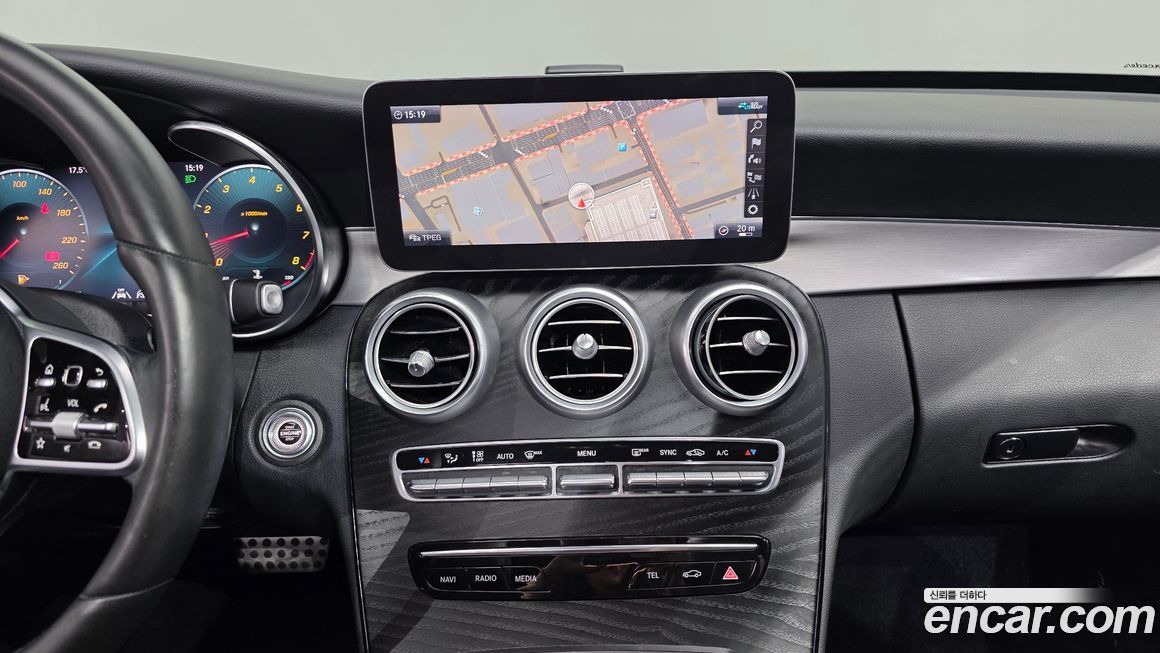 Mercedes-Benz C-Class 2021