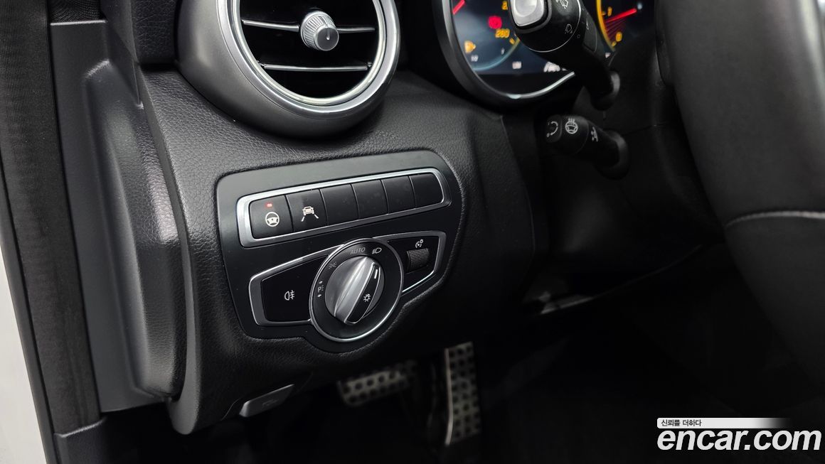 Mercedes-Benz C-Class 2021