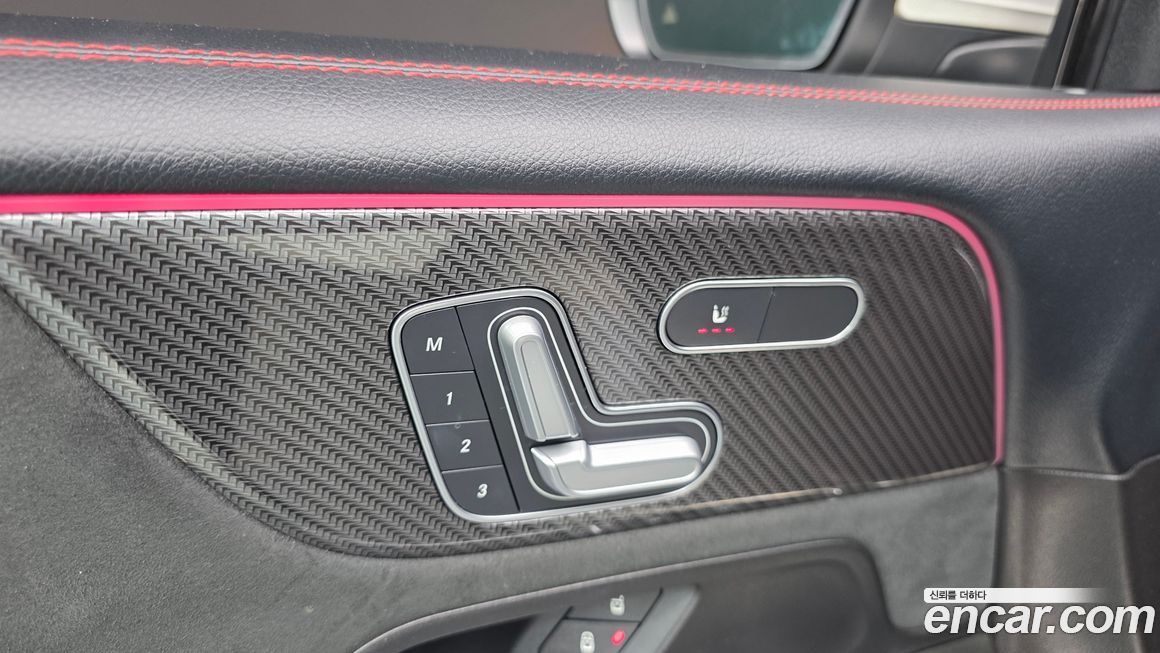 Mercedes-Benz GLB-Class 2020