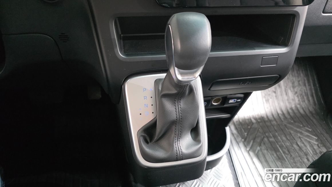 Hyundai Staria 2024