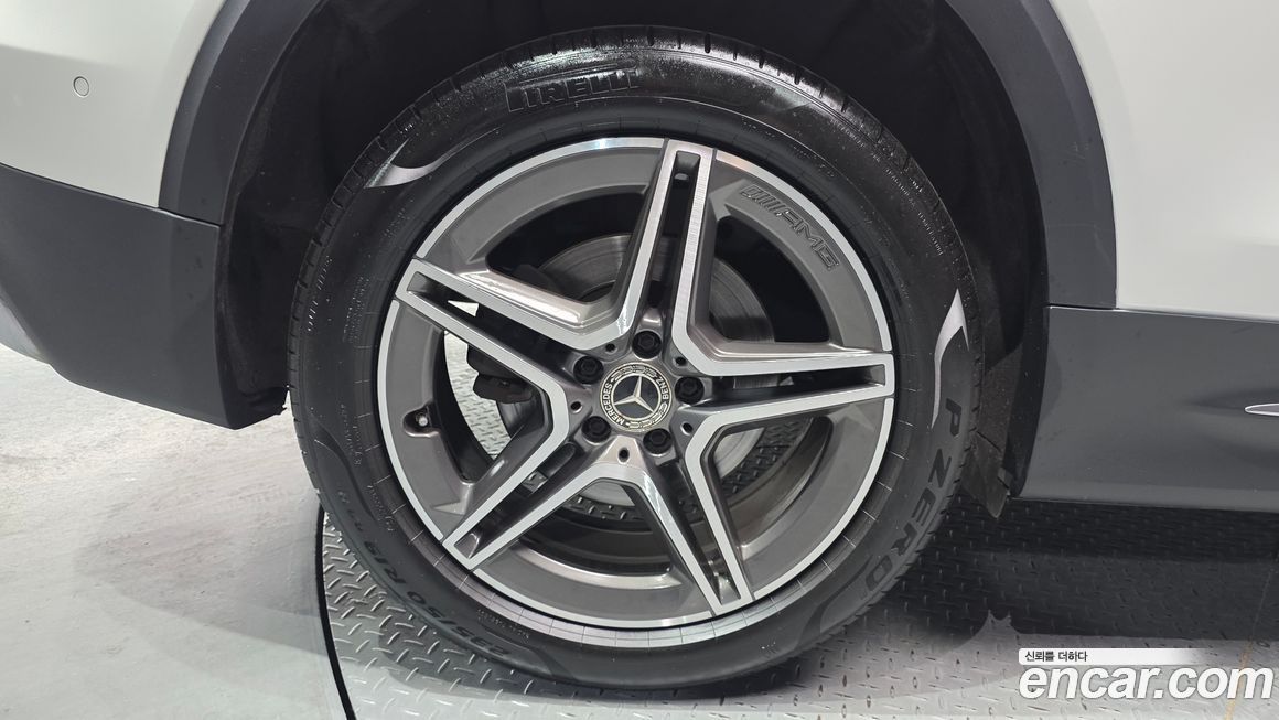 Mercedes-Benz GLB-Class 2020