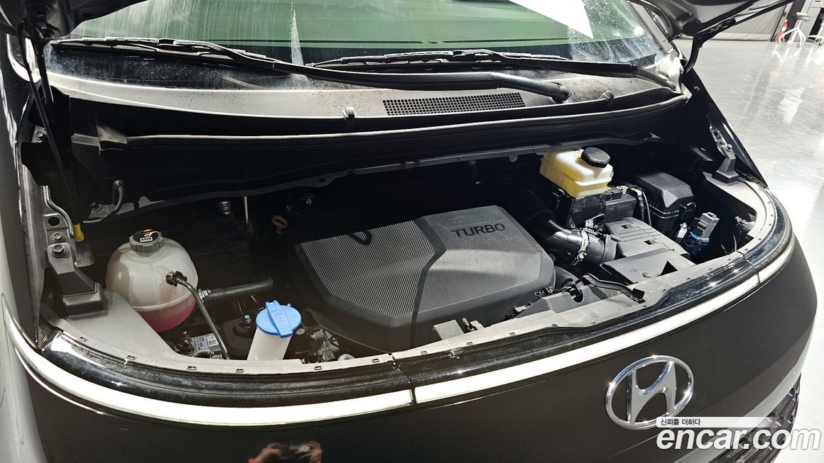 Hyundai Staria 2024