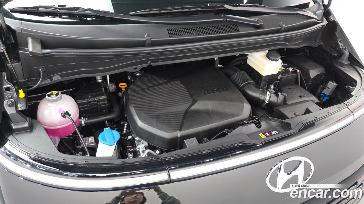 Hyundai Staria 2024