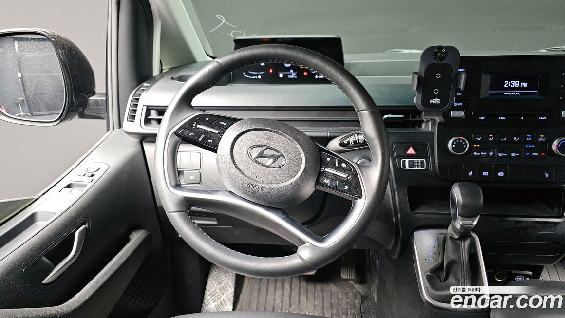 Hyundai Staria 2024