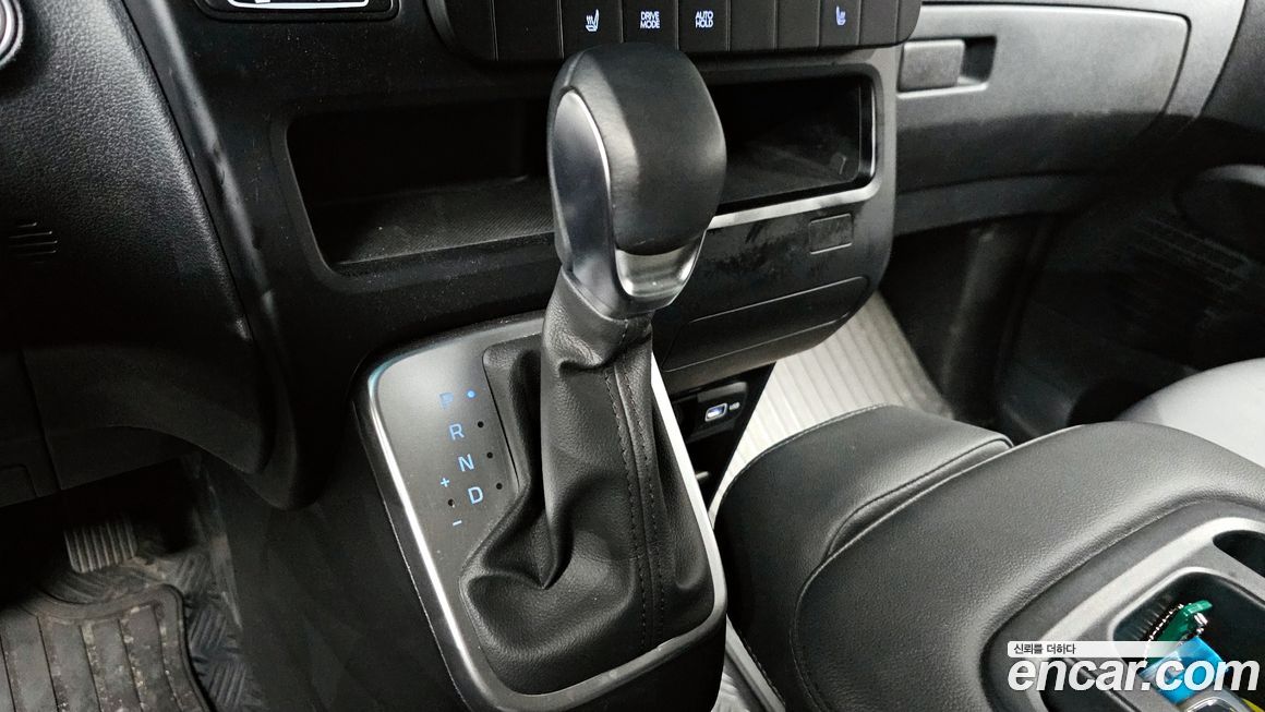 Hyundai Staria 2024