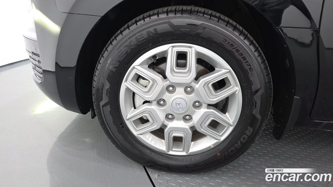 Hyundai Staria 2024