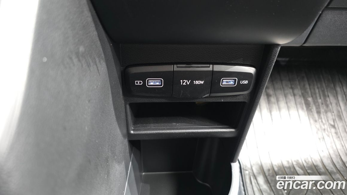 Hyundai Staria 2024
