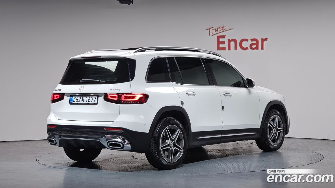 Mercedes-Benz GLB-Class 2021