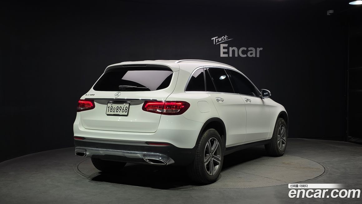 Mercedes-Benz GLC-Class 2019