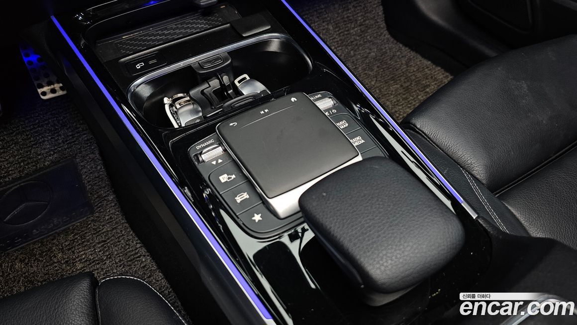 Mercedes-Benz GLB-Class 2021