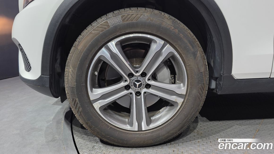 Mercedes-Benz GLC-Class 2019