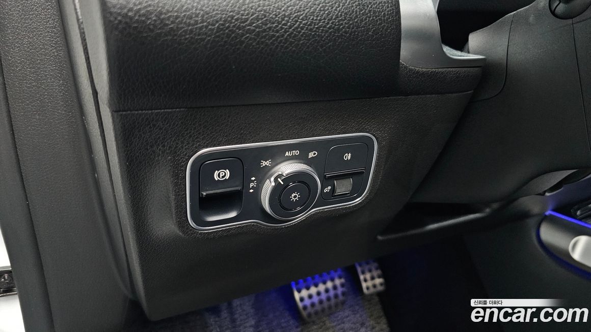 Mercedes-Benz GLB-Class 2021