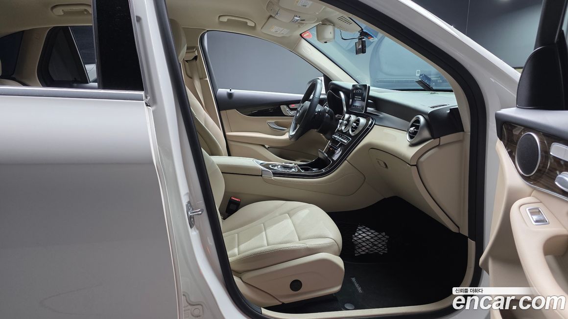 Mercedes-Benz GLC-Class 2019