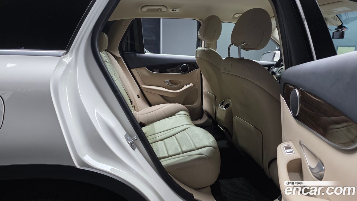 Mercedes-Benz GLC-Class 2019