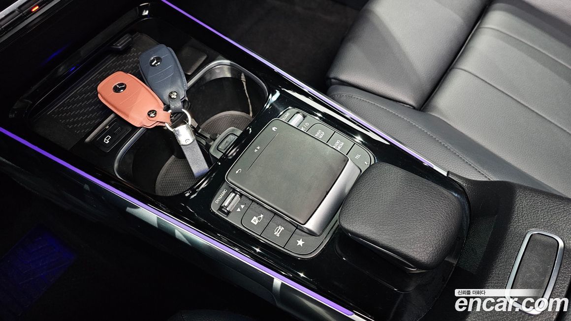 Mercedes-Benz GLB-Class 2021