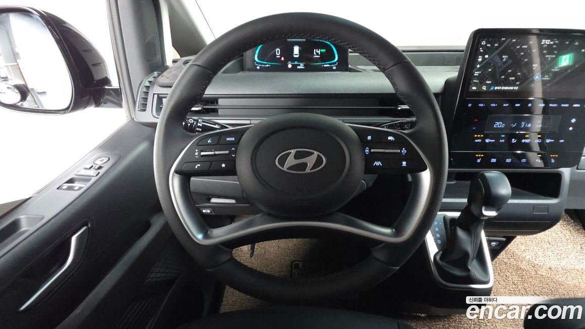 Hyundai Staria 2025