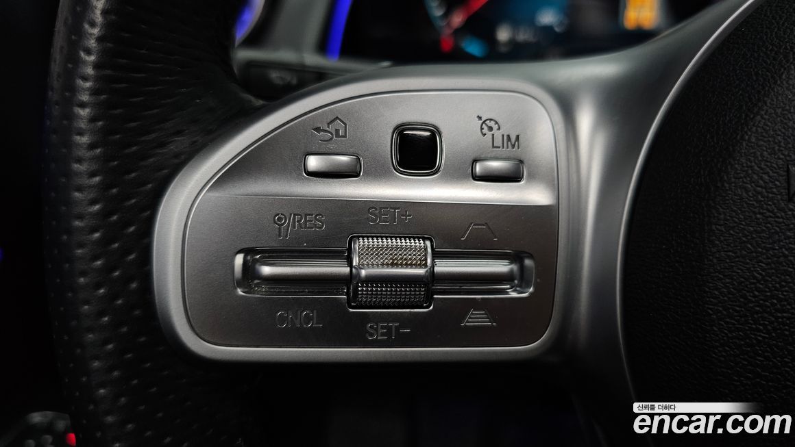 Mercedes-Benz GLB-Class 2021