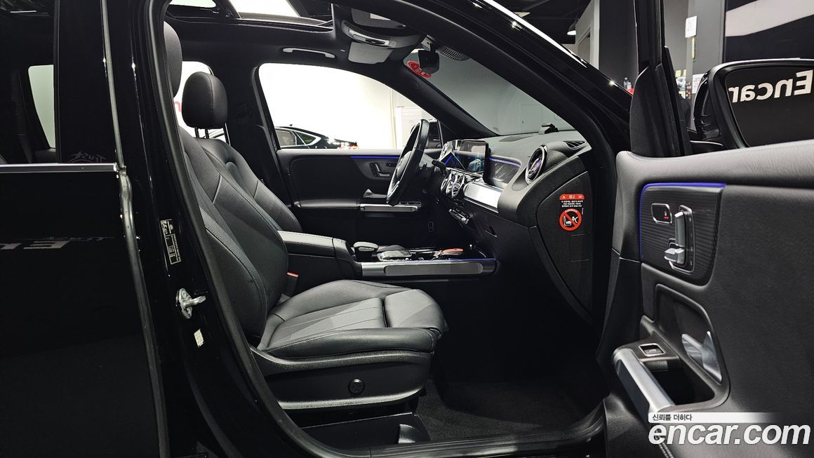 Mercedes-Benz GLB-Class 2021