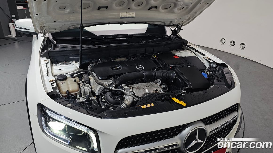 Mercedes-Benz GLB-Class 2021