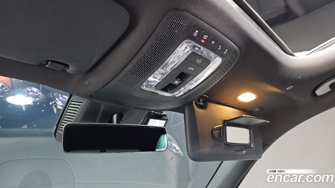 Mercedes-Benz GLB-Class 2021