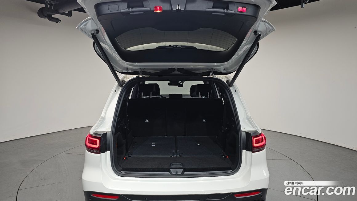 Mercedes-Benz GLB-Class 2021