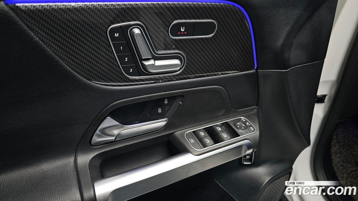 Mercedes-Benz GLB-Class 2021