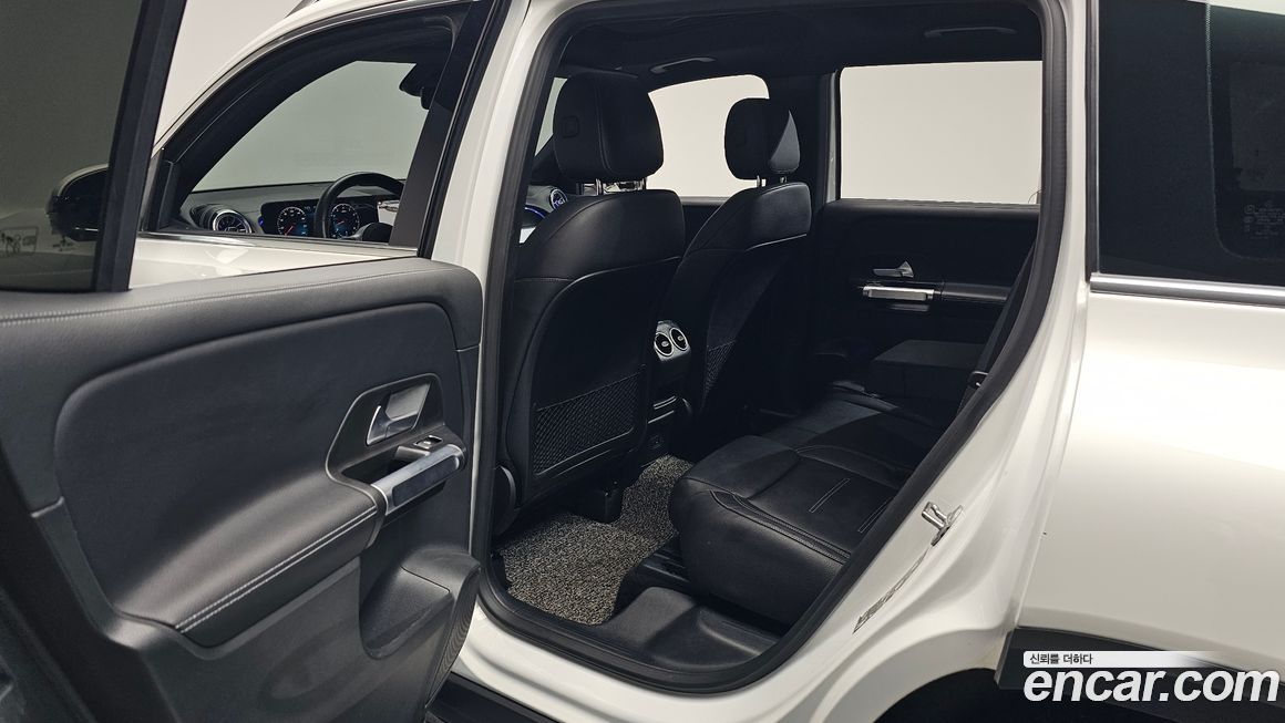 Mercedes-Benz GLB-Class 2021