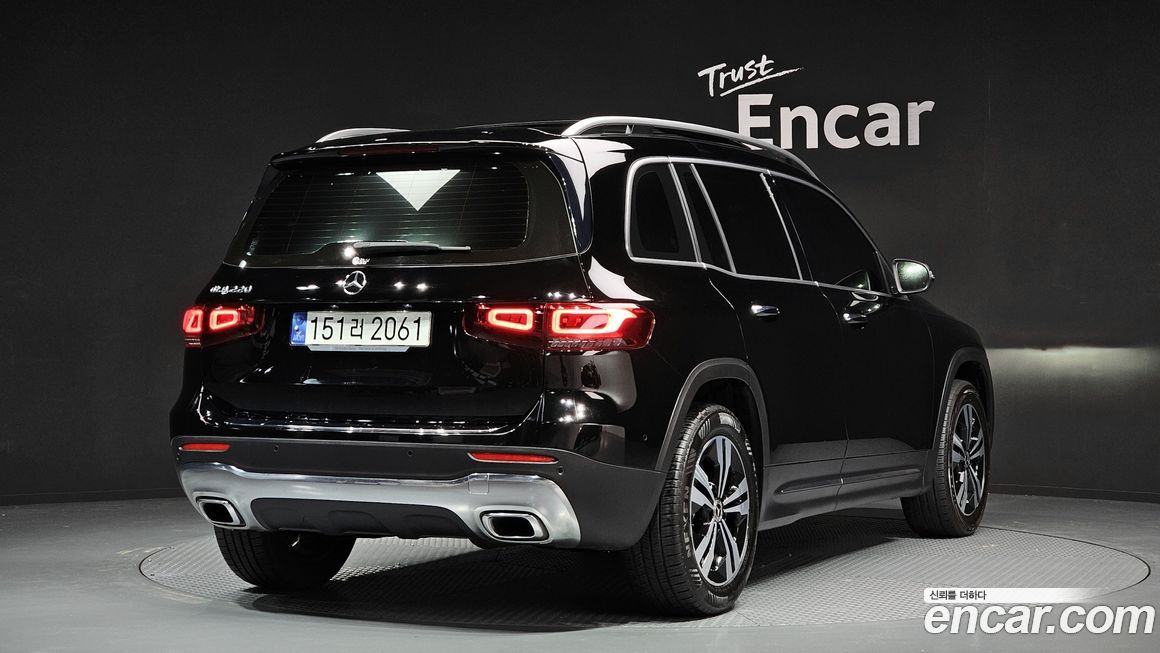 Mercedes-Benz GLB-Class 2021