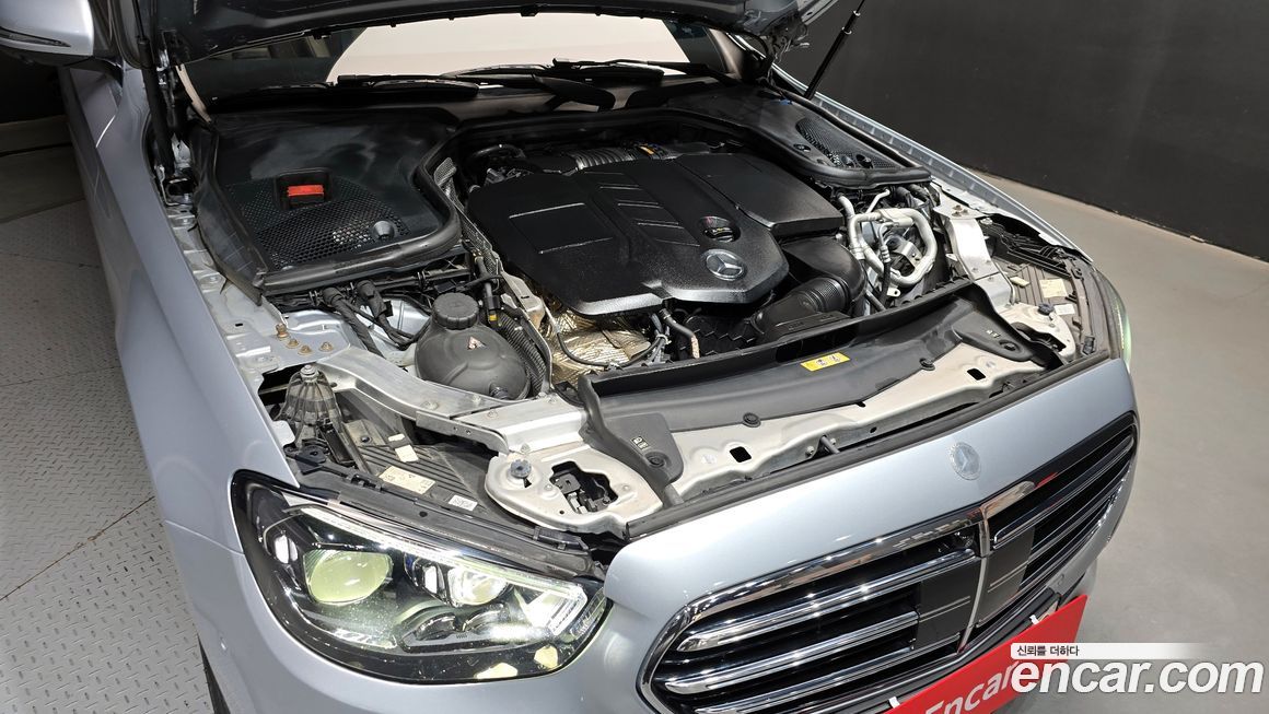 Mercedes-Benz E-Class 2021