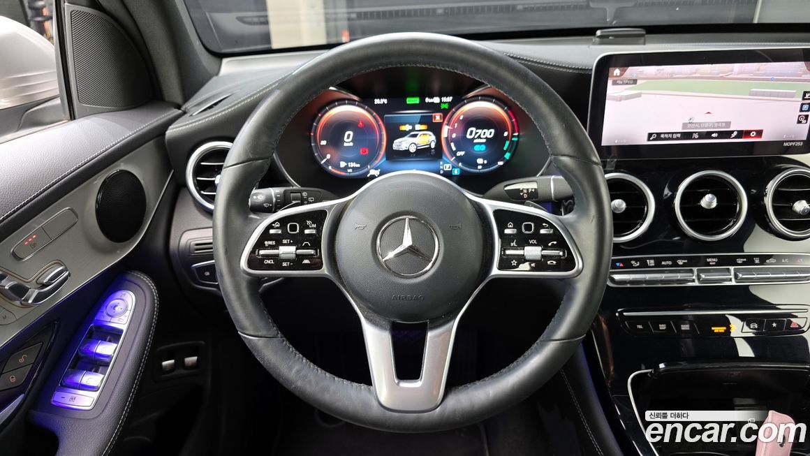 Mercedes-Benz GLC-Class 2021