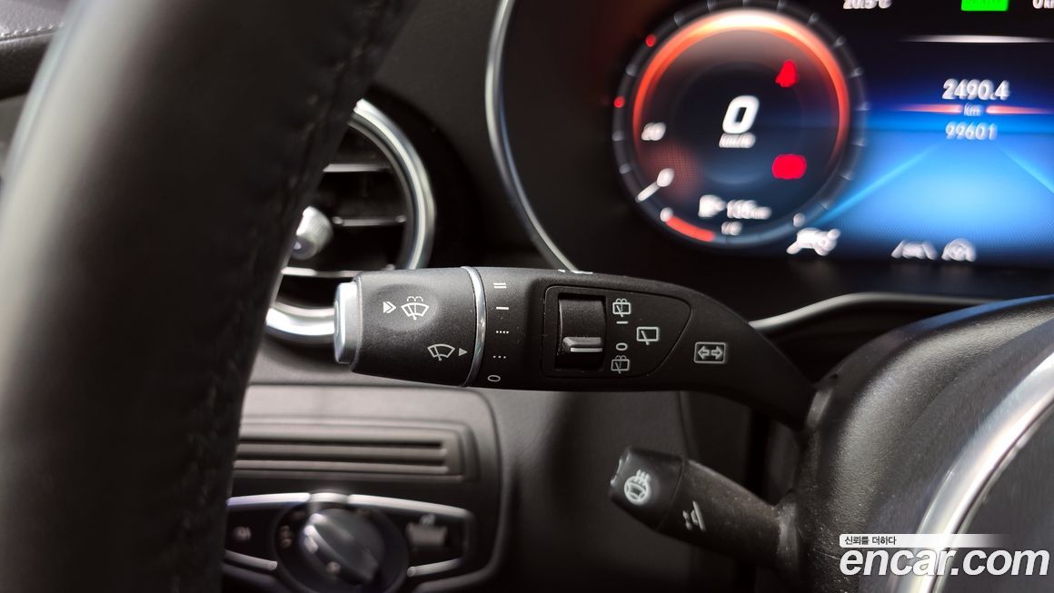 Mercedes-Benz GLC-Class 2021