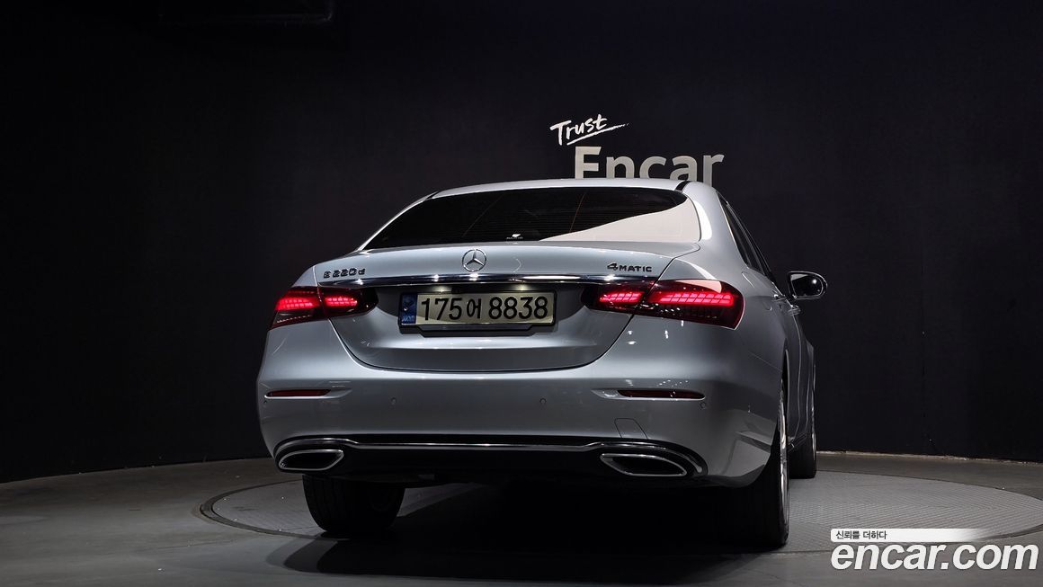 Mercedes-Benz E-Class 2021
