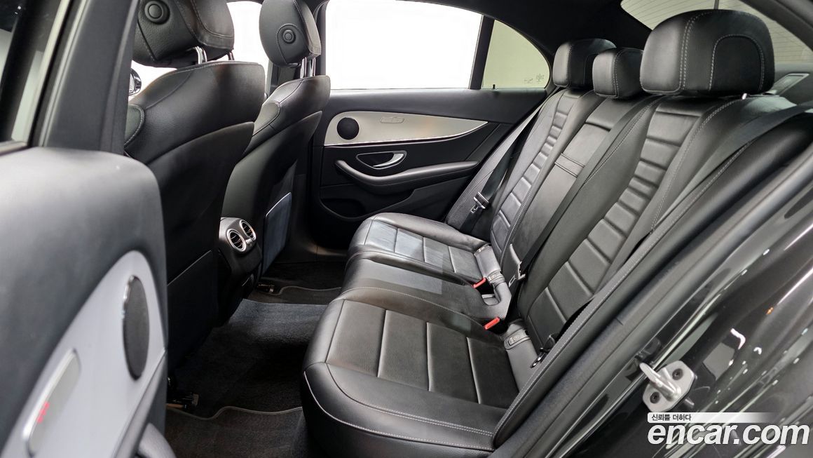 Mercedes-Benz E-Class 2021