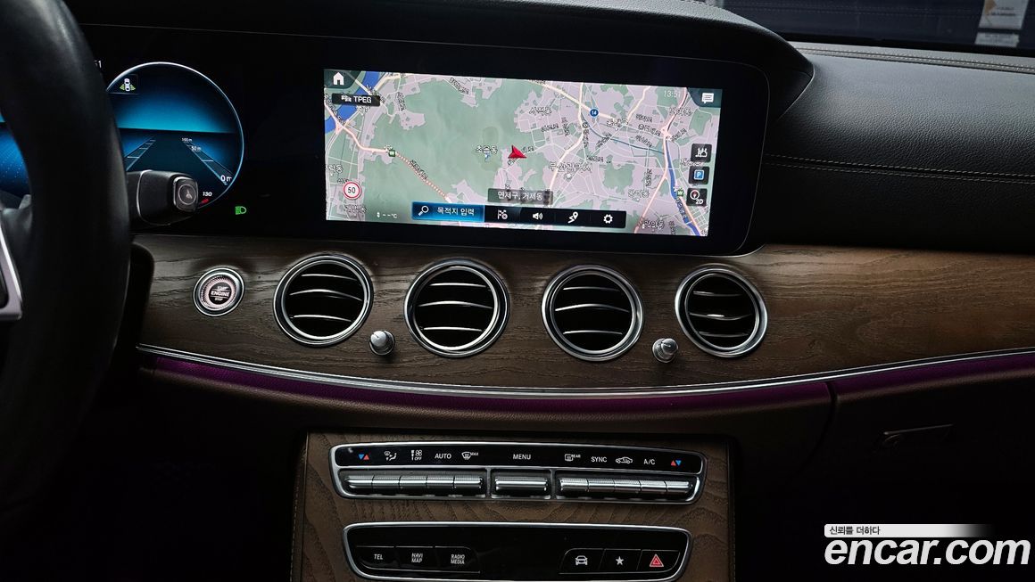 Mercedes-Benz E-Class 2021