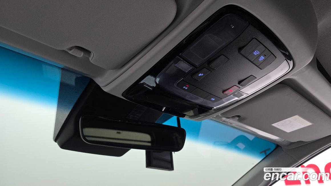 Hyundai Staria 2025